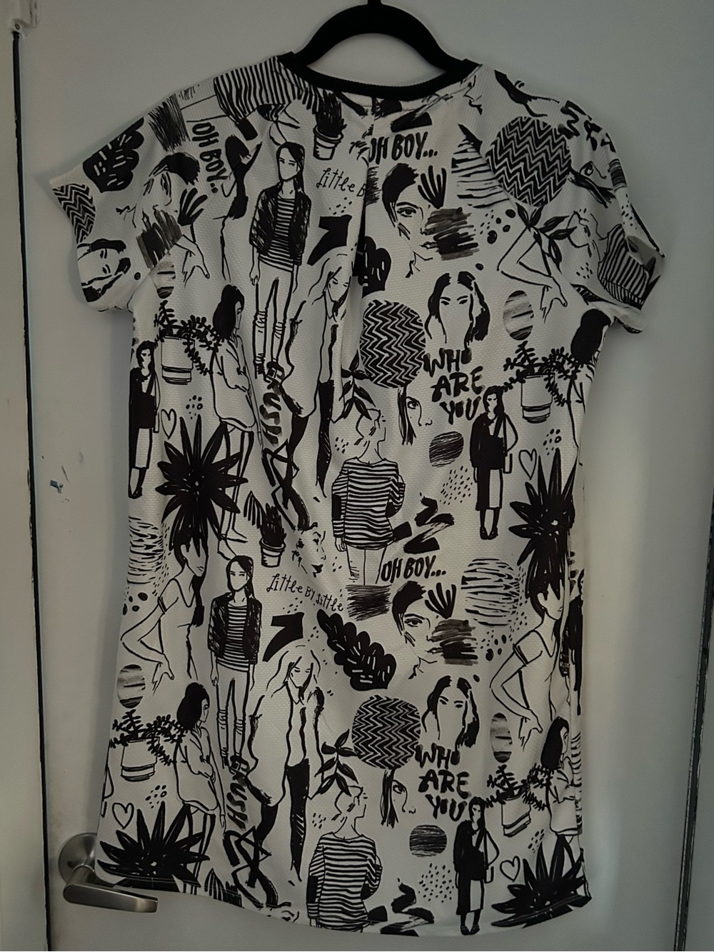 TRF Zara - Black and White Cap Sleeve Graphic Dress - Picture 2 of 2